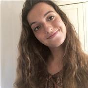 He estudiado filología hispánica y francesa y me gusta enseñar con inteligencia emocional y sensibilidad